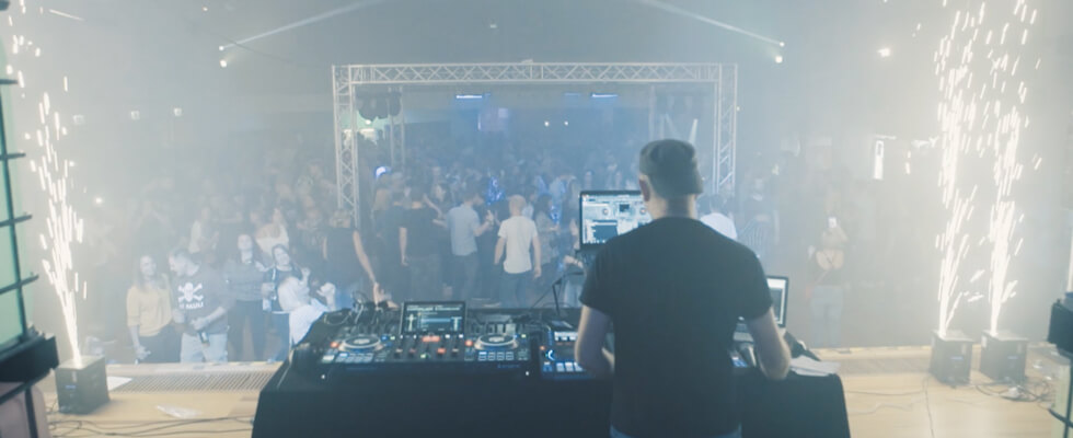 90er-Party_Mood_Mood-02 Blick von der Bühne